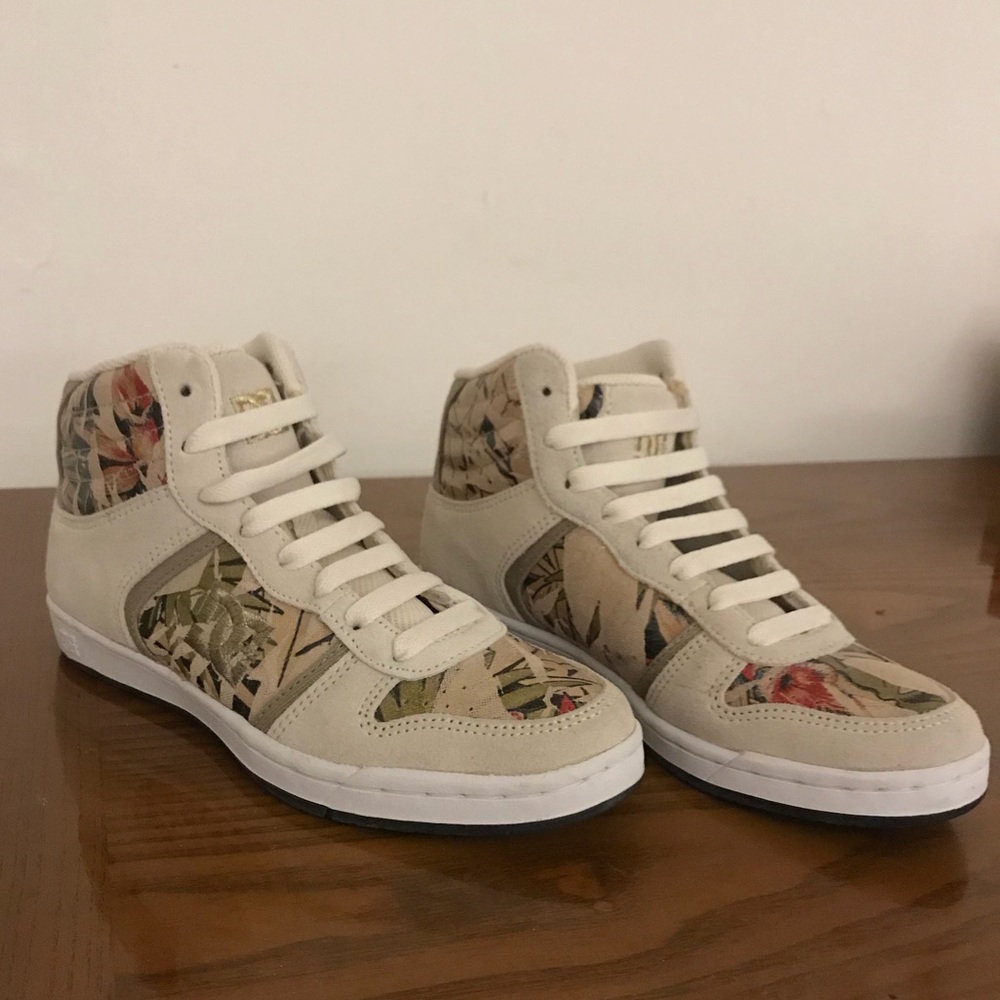 DC Golden and Beige Leaf Pattern High-Tops